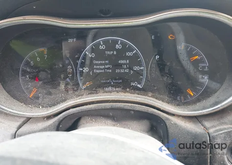 2015 Jeep Grand Cherokee Laredo z USA, uszkodzony, nr VIN 1C4RJFAGXFC730539